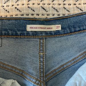 Levi’s rib cage straight ankle